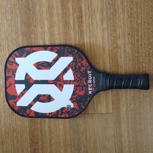 Recruit Onix V4 pickleball paddle
